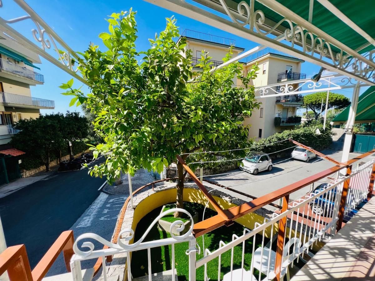 Treehouse Sorrento Apartment Екстер'єр фото